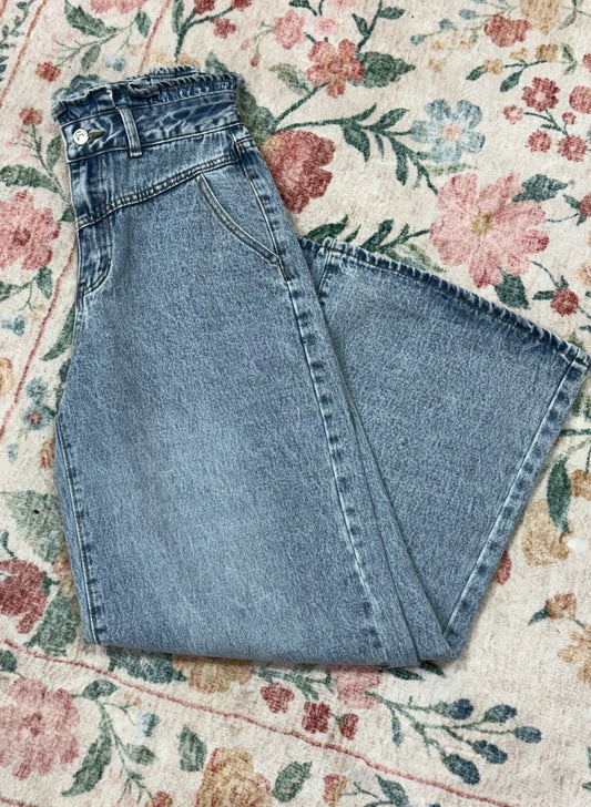 Ruffled Waist Washed Jeans